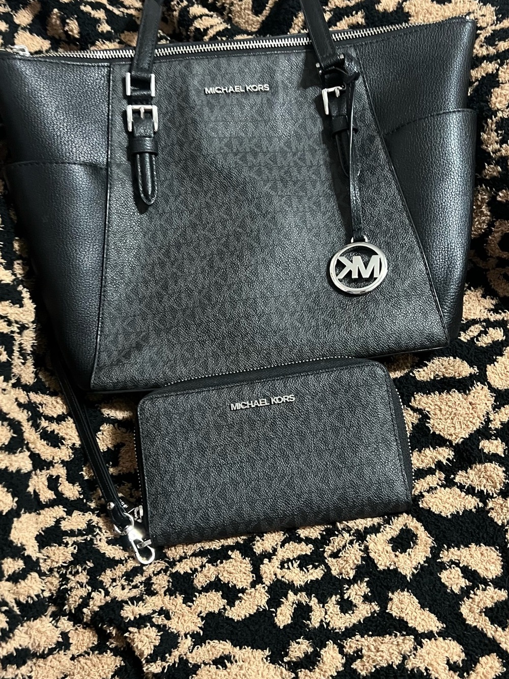 Michael Kors Black Signature Tote and Zip Wallet Set